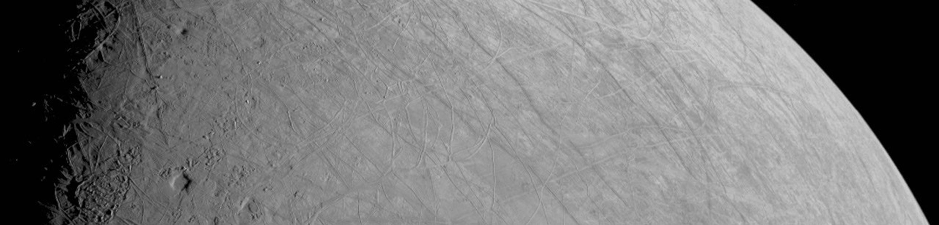 Europa's fractured ice photographed by Juno during its September 2022 close flyby